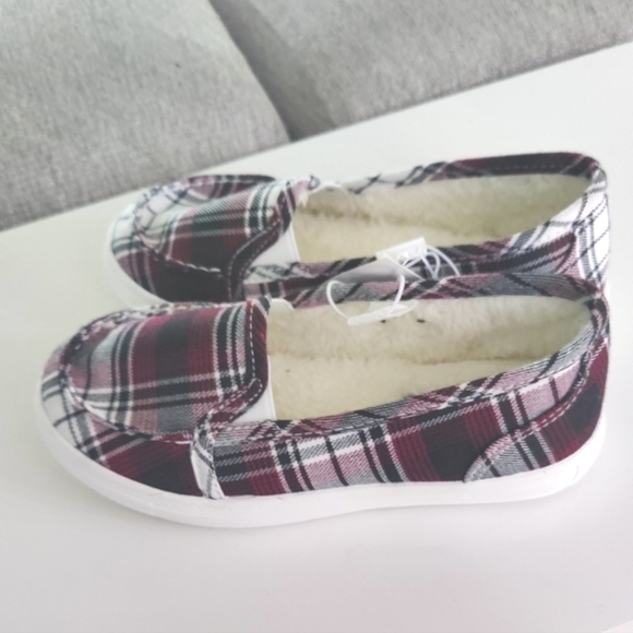 Gigil Girls Plaid Slip On Sneakers Faux Fur Lined I Have 3 SIZE (1) And One 13 - Picture 2 of 6
